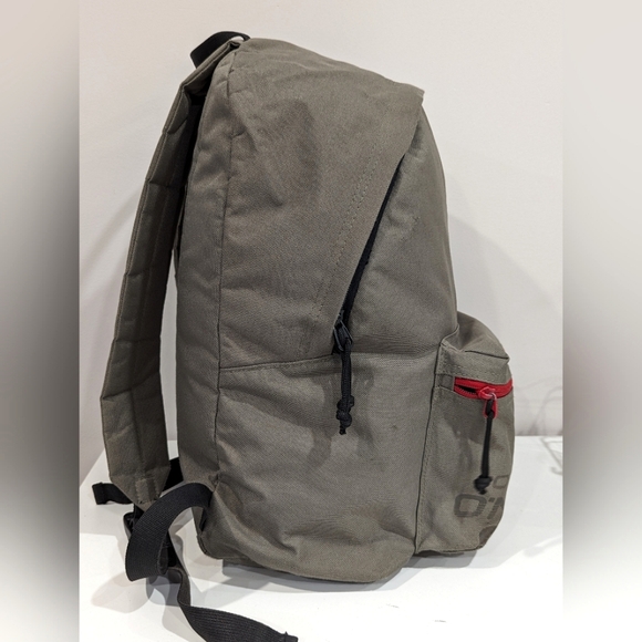 O'Neill Women & Men Backpack - Picture 2 of 3